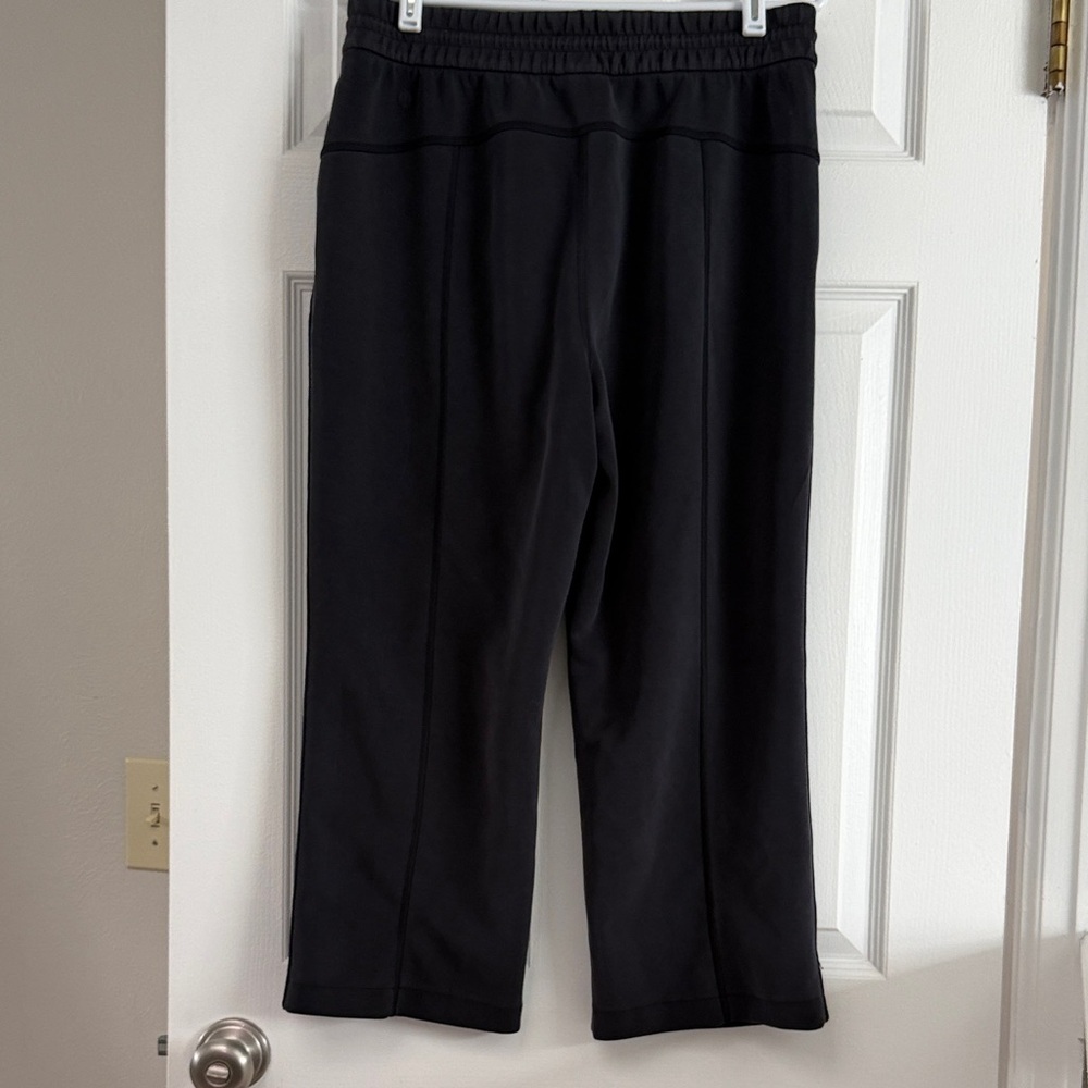 Lululemon size 10 Softstreme High-Rise Straight-Leg Cropped Pant Black - Picture 2 of 5